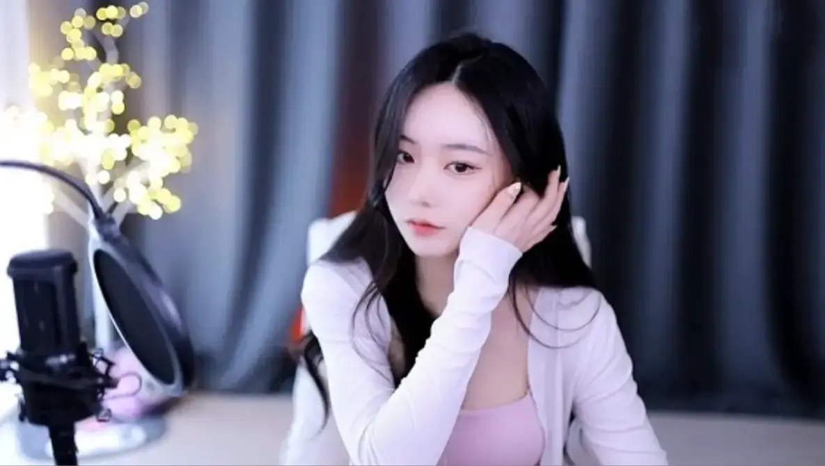 《糖心少女Vlog唐伯虎系列全纪录》—一键获取唐伯虎系列幕后高能花絮—HD高清纯净极速播放 糖心少女Vlog震撼来袭