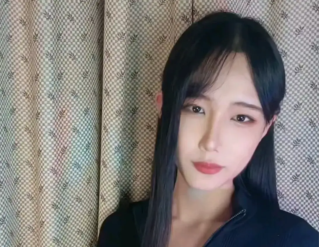 《sunny水水水》视频合集来袭，TS博主真空死库水换装名场面全网刷屏，高清1080P，夸克迅雷均可获取！