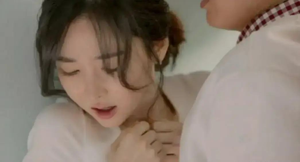 韩国电影《表妹》全片无删减免费观看-《表妹》HD高清无广告无缓冲伦理爱情片