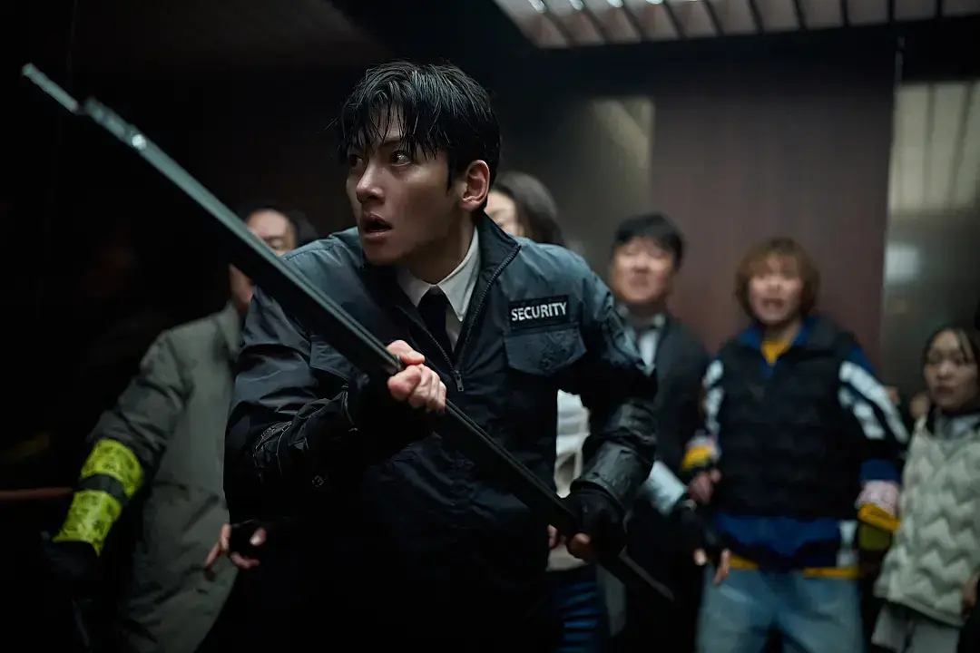 全智贤主演、延尚昊执导的丧尸惊悚片《群体》，动作灾难电影《群体》4K高清无删减全集免费在线观看，无广告超流畅！