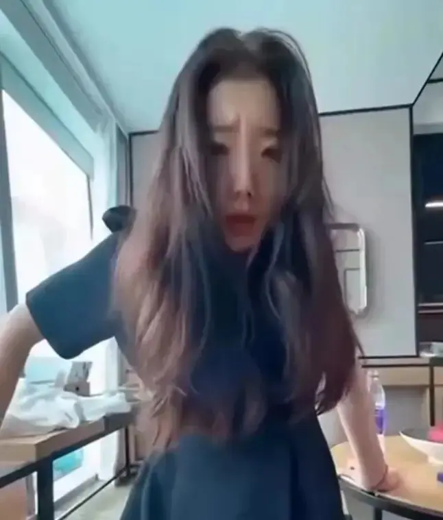 《警花张津瑜》未删减全片-吕总事件始末聊天记录全截图-HD画质高清修复版-免费在线超清播放支持网盘下载