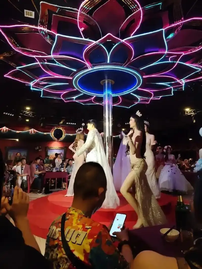 在线免费观看《泰国芭提雅99秀王》打鼓表演，完整版无删减，泰国芭提雅99秀王数字秀合集不容错过