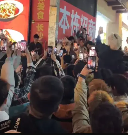 爆火全网《长沙解放西,女子举止不当》-高清画质无删减直出-《长沙解放西,女子举止不当》网盘资源秒速获取一键播放