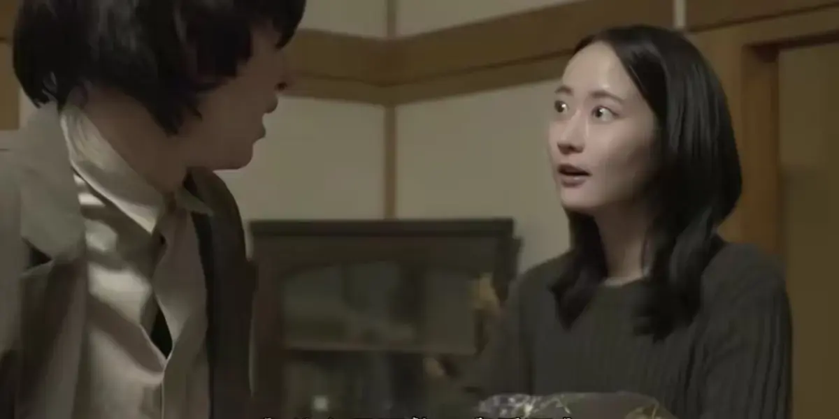 佐藤里穗主演日本剧情电影《背中》！《背中》4K修复版网盘资源+多线路播放，未删减高清全集免费看，无广告流畅体验