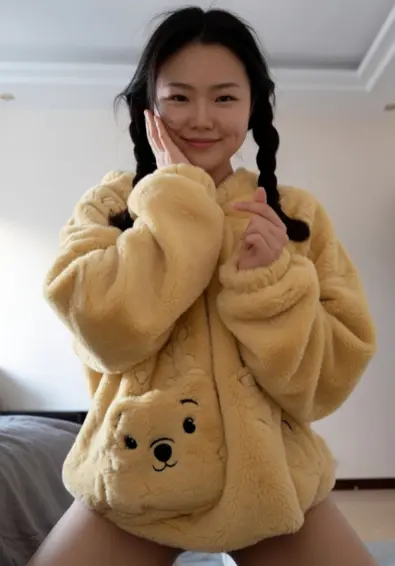 《建始实验小学》蓝光资源稳定可用：黄睡衣少女回眸一笑绝版影像，在线免费观看《建始实验小学》全片